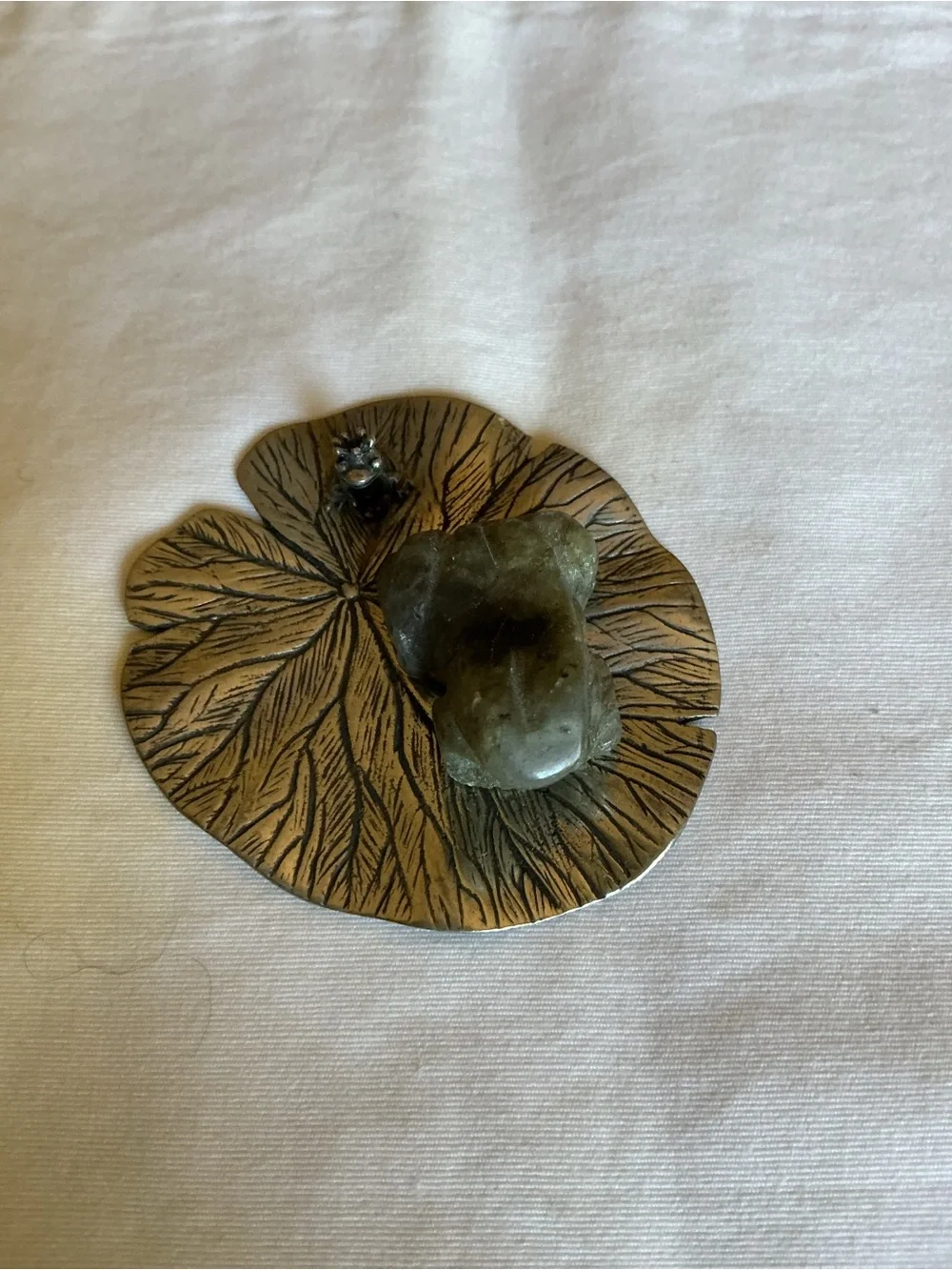Lily Pad Silver Tone Trinket Dish with Green Stone Frog